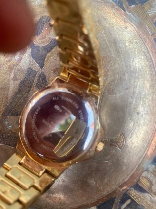 Reloj Patek  Dorado con Bisel