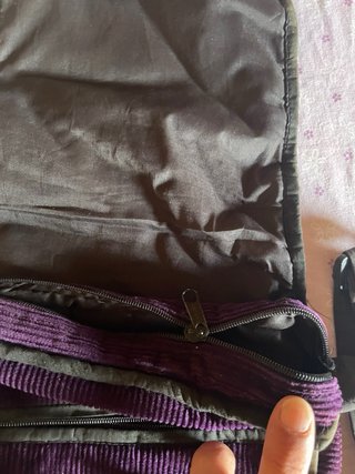 Bolso hippie morado con hoja bordada
