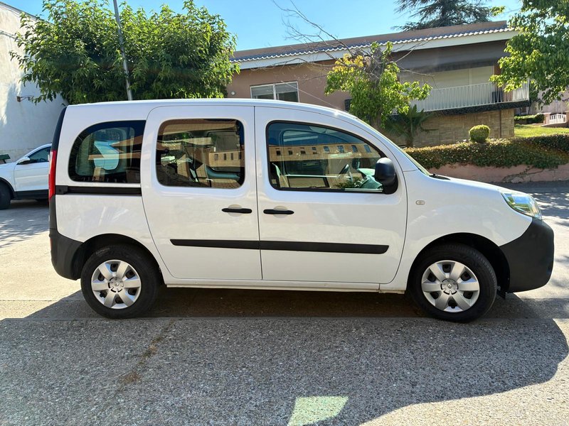 Renault Kangoo Combi SIN AdBlue  año 2020 - foto 1