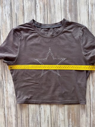 Camiseta gris estrella bordada Talla M