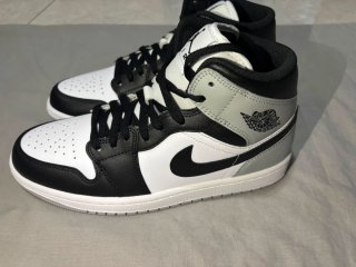 Zapatillas Jordan Air 1 Mid Negro Gris Blanco