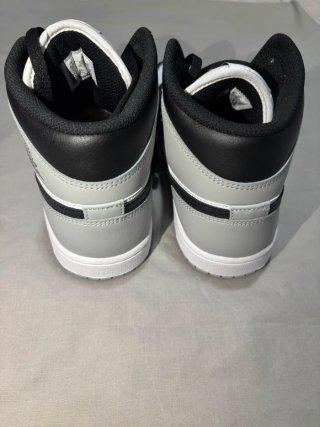 Zapatillas Jordan Air 1 Mid Negro Gris Blanco