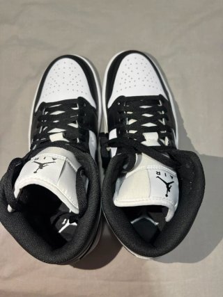 Zapatillas Jordan Air 1 Mid Negro Gris Blanco