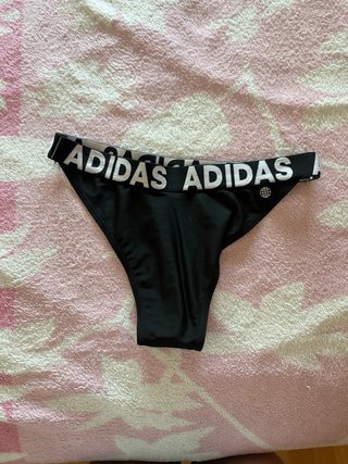 Braguita bikini Adidas negra
