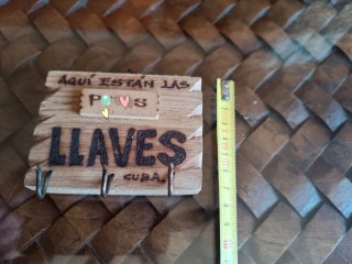 Colgador de llaves de madera