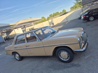 Mercedes-Benz 200 1975