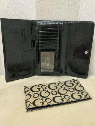Cartera Guess Beige y Negra