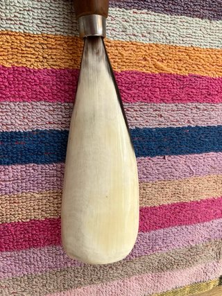 Calzador antiguo vintage madera y cuerno