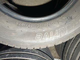 Neumático Dunlop 215/70 R15C