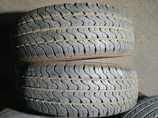 Neumático Dunlop 215/70 R15C