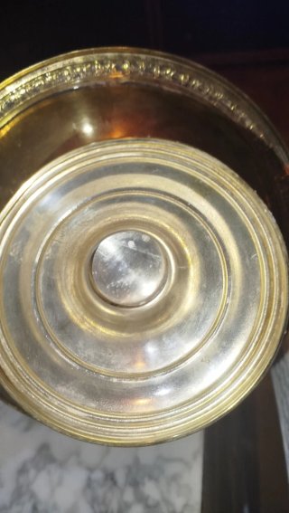 Juego de tazas y platillos de latón