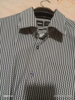 Camisa Hugo Boss sin usar