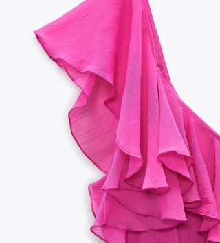 Vestido largo fucsia con volantes