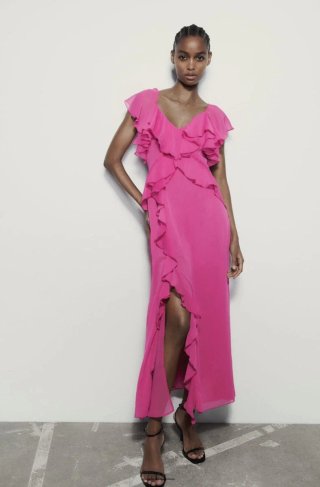 Vestido largo fucsia con volantes