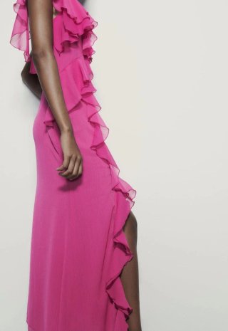 Vestido largo fucsia con volantes