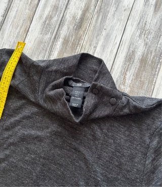 Camisola H&M cuello alto gris Talla L