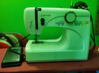 Máquina de coser Lervia