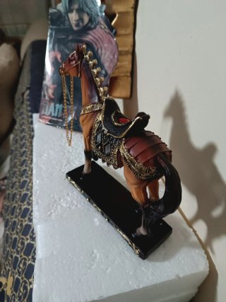 Figura Caballo Galopando 19cm alto 19cm largo