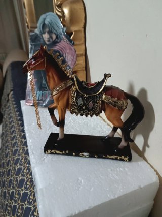 Figura Caballo Galopando 19cm alto 19cm largo