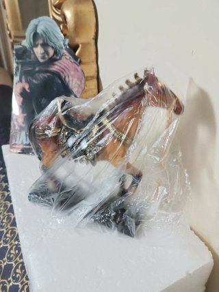 Figura Caballo Galopando 19cm alto 19cm largo