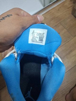 Zapatillas Jordan Blancas y Azules