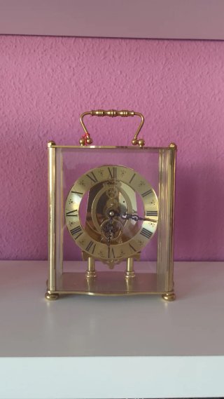 Reloj de sobremesa metal dorado