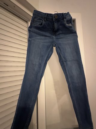 Pantalón vaquero pitillo azul