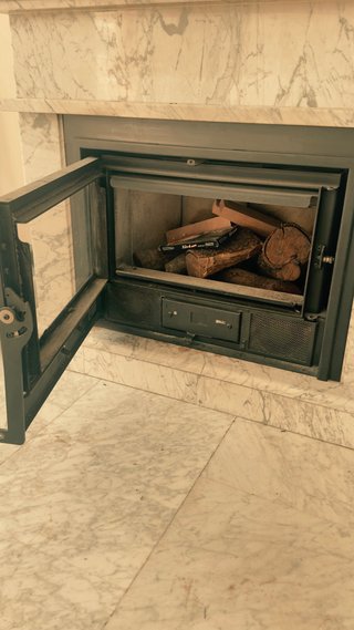 Casete de chimenea con ventilador en mármol