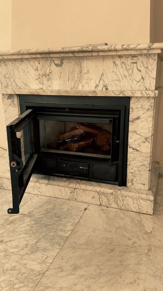 Casete de chimenea con ventilador en mármol
