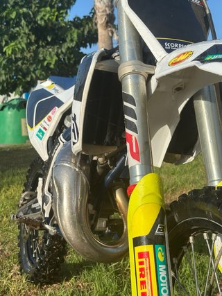 Husqvarna 85cc Motocross Blanca y Amarilla