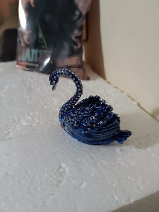 Bonita figura cisne joyero, para poner tus pendien