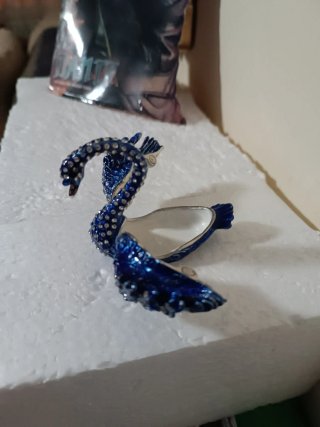 Bonita figura cisne joyero, para poner tus pendien