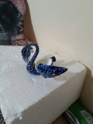 Bonita figura cisne joyero, para poner tus pendien