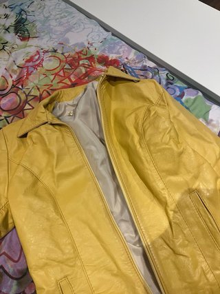 Chaqueta de piel amarilla italiana