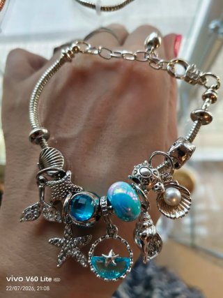 Pulsera estilo Pandora de acero quirúrgico.