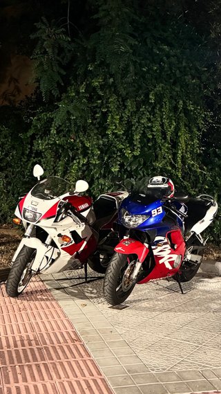 Honda CBR 600 F4 Carburada