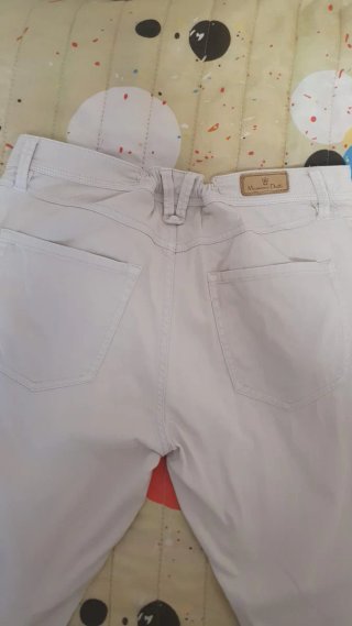 Pantalón beige hombre