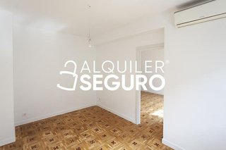 Piso en alquiler en Castillejos en Madrid