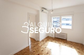 Piso en alquiler en Castillejos en Madrid