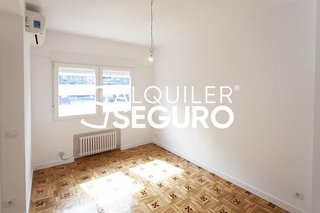 Piso en alquiler en Castillejos en Madrid
