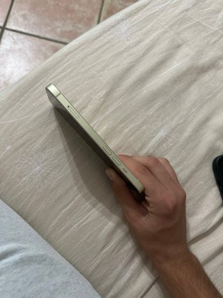 iPhone 15 128GB
