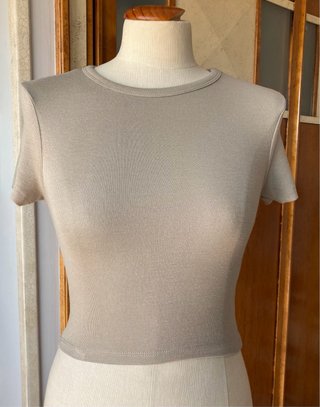 Camiseta Zara verde manga corta talla XS