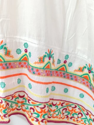 Copricostume donna bianco ricamato decorato cotone