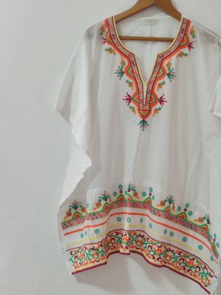 Copricostume donna bianco ricamato decorato cotone