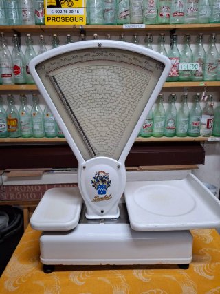 Báscula de tienda Berkel antigua