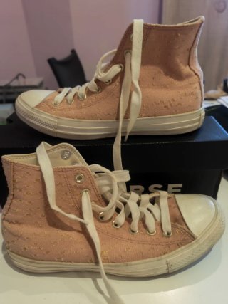 Converse rosas con detalles dorados talla 40