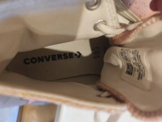 Converse rosas con detalles dorados talla 40
