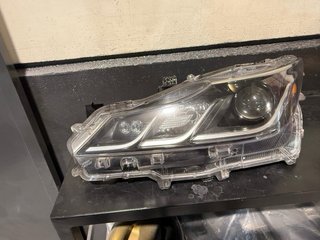 Faro delantero Toyota Corolla 2018-2023