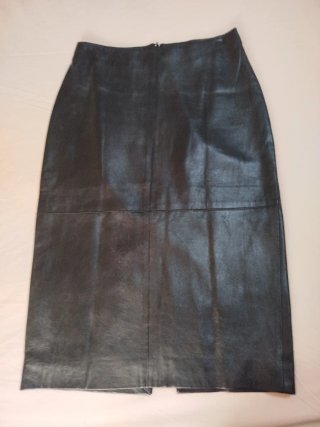 Falda de piel negra elegante Made in Italy