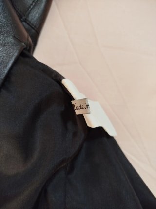 Falda de piel negra elegante Made in Italy